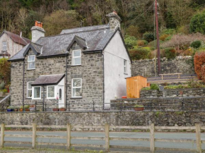 2 Tan Y Fedw, Trefriw
